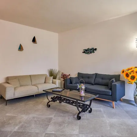 La Tana Del Pescatore By Interhome