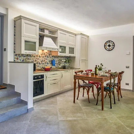 La Tana Del Pescatore By Interhome *